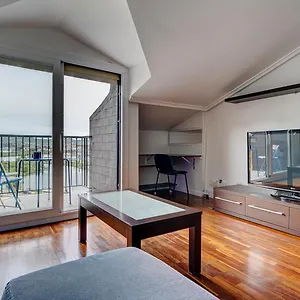Luminoso Atico Con Terraza, Irun, Parking, 4pax Irun